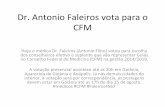 O médico Faleiros Antonio Filho vota para o CFM