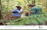Prioridades da Pesquisa do CIFOR · Portanto, o portfólio de pesquisa do CIFOR engloba as pessoas que vivem nas florestas e os produtos derivados das florestas, bem como as políticas